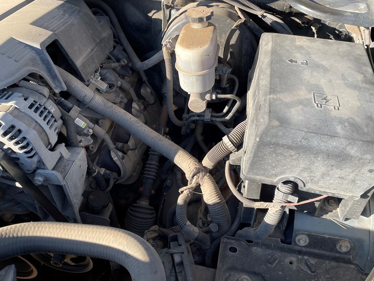 #1127-•-2013-chevrolet-silverado-pickup-truck-(has-mn-title)-image-23