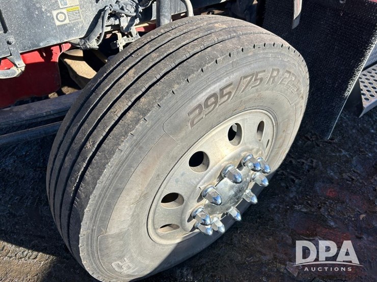 2009-kenworth-t800-image-11