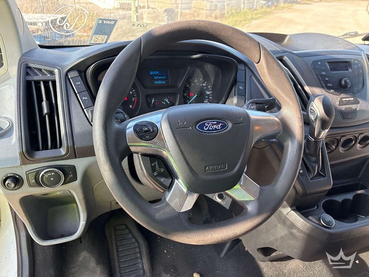 2019-ford-transit-image-12