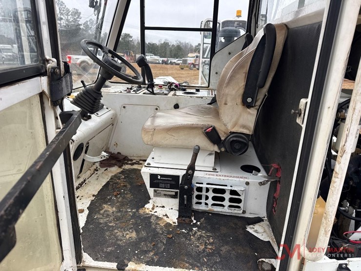 roadtec-fb-100e-sweeper-image-16