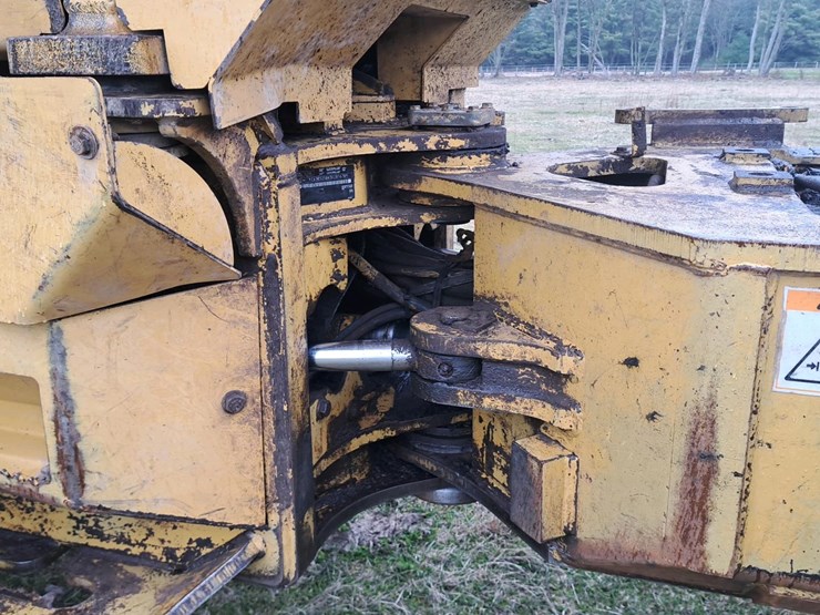 caterpillar-525b-image-19