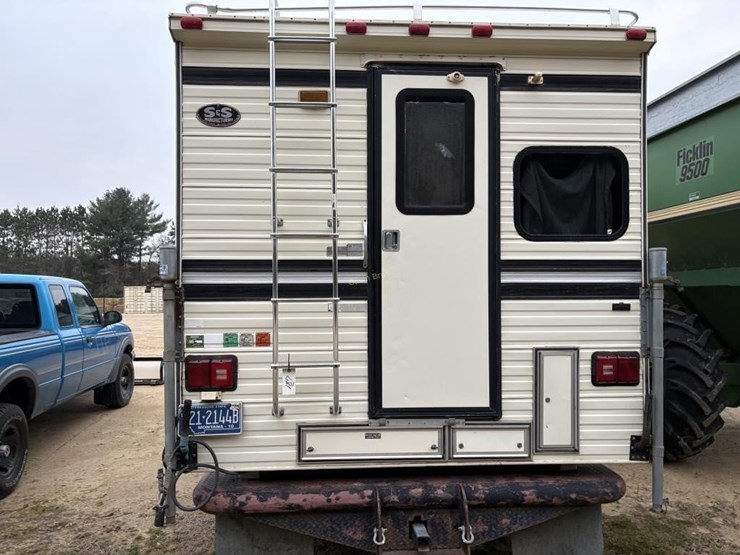1993-s&s-truck-bed-camper-image-4