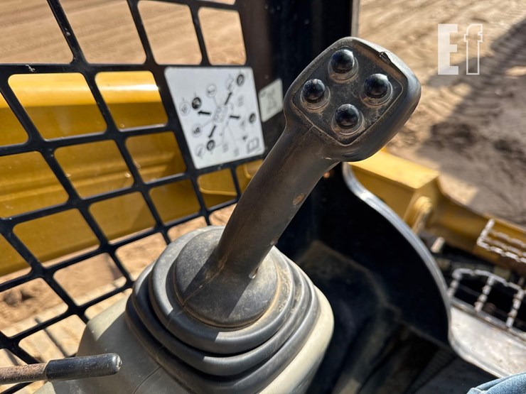 2019-caterpillar-289d-image-27