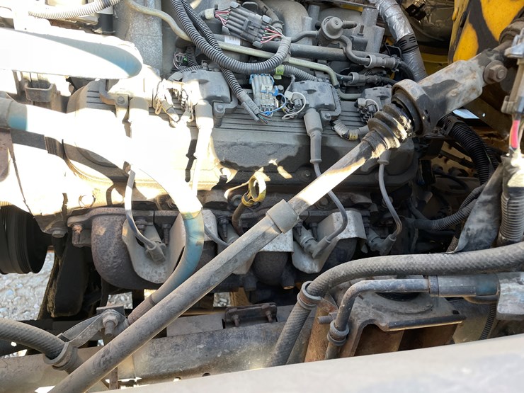 #1135-•-2002-gmc-c6500-van-truck-(has-mn-title)-image-35