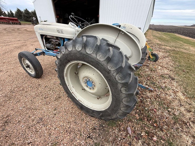 1954-ford-tractor-image-8