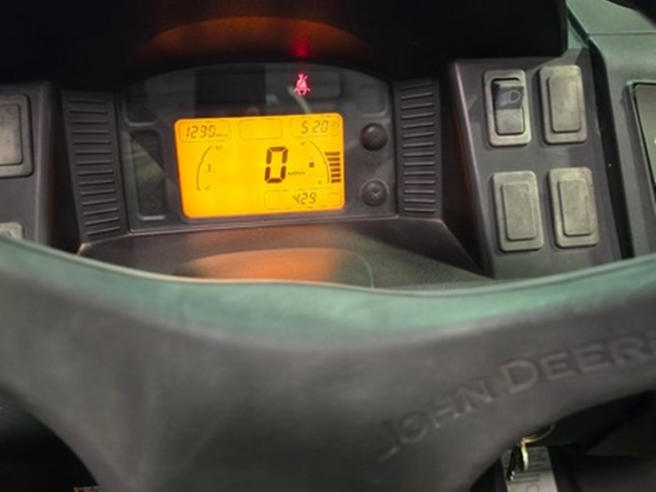 2012-john-deere-gator-image-24