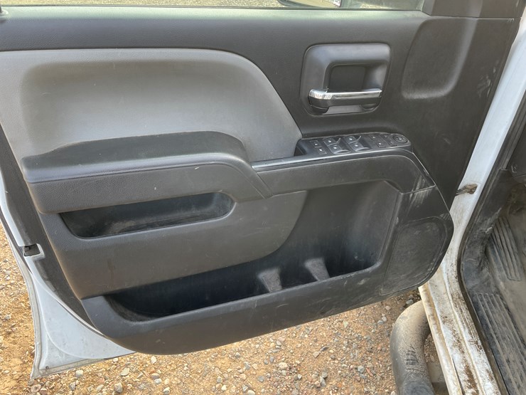 #1123-•-2019-chevrolet-silverado-pickup-truck(has-mn-title)-image-34