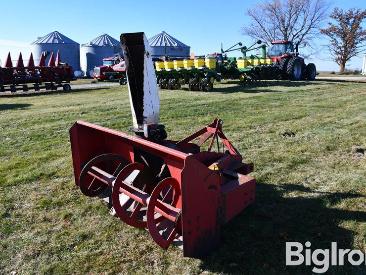 loftness-7'-snow-blower-image-1