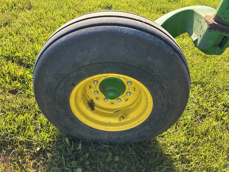john-deere-2210-image-21
