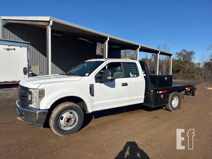 ford-f350-xl-image-1