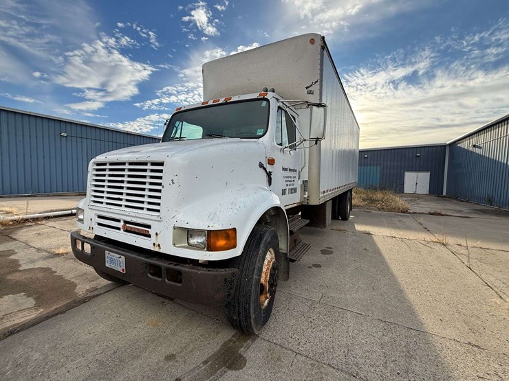 1992-international-805-box-truck,-shows-54,622-miles,-9-speed-transmission,-11r22.5-tires,-26.5’-box-image-18