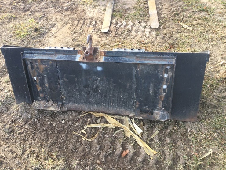 #4563-•-berlon-skid-loader-bucket-image-3