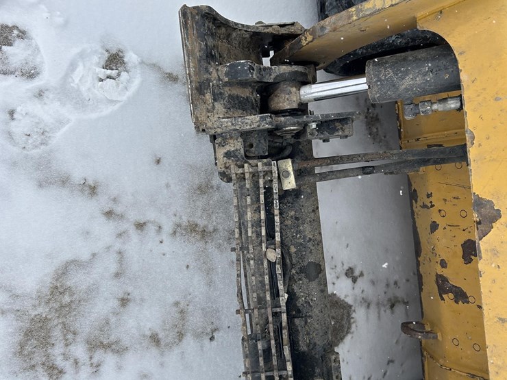 2016-caterpillar-259d-image-5