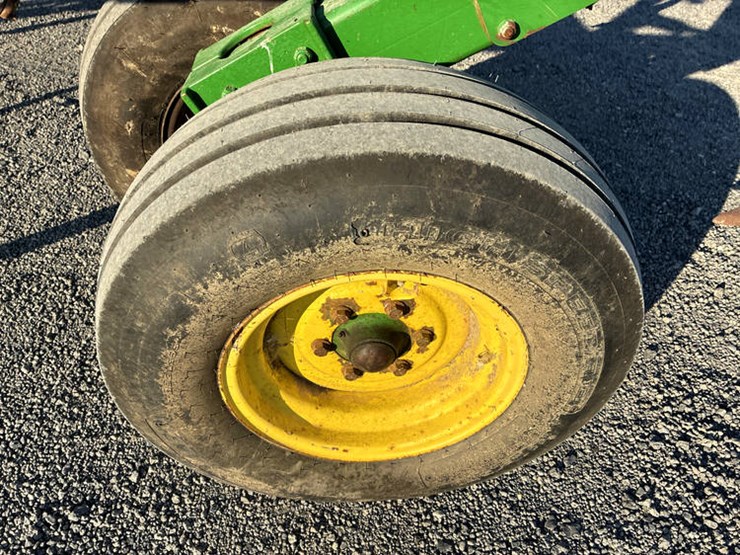 john-deere-2410-image-15