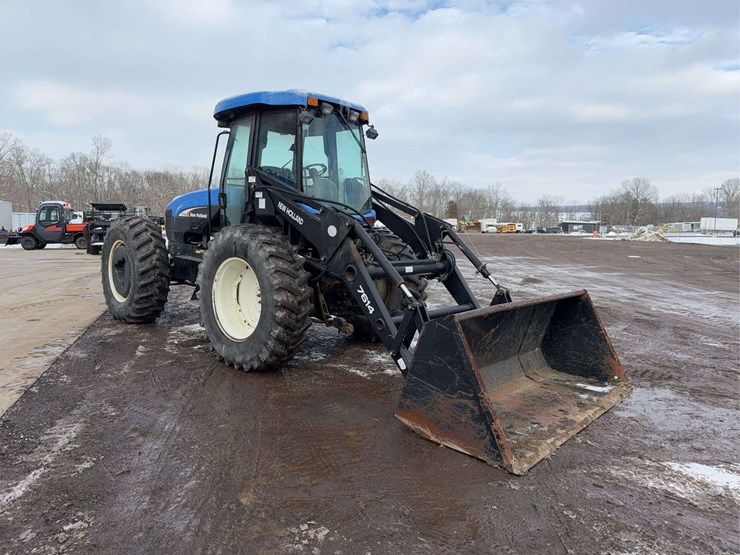 new-holland-tv145-image-2