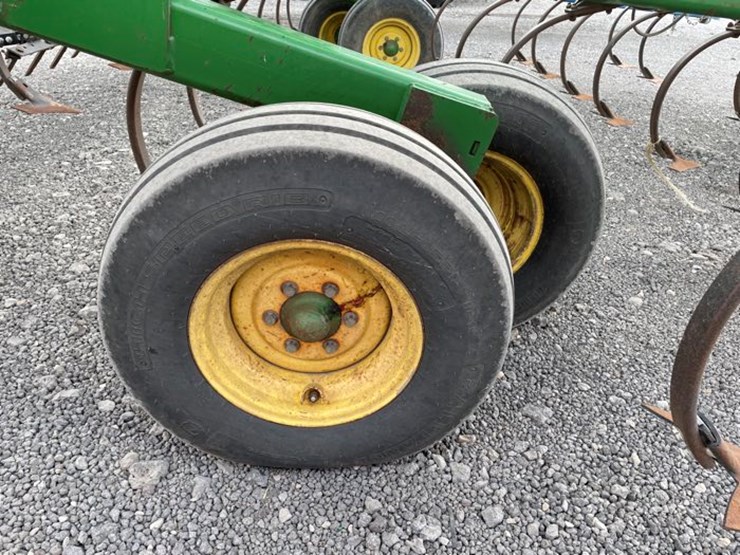 john-deere-2210-image-38