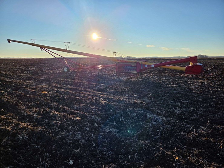 westfield-10”-x-83’-auger-with-swing-hopper,-16”-tires,-works-good,-used-fall-of-‘25-image-14