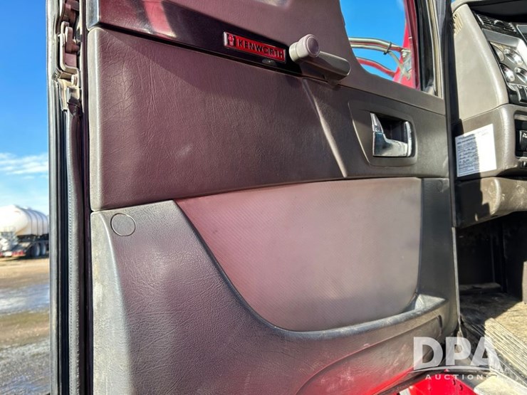 2009-kenworth-t800-image-32