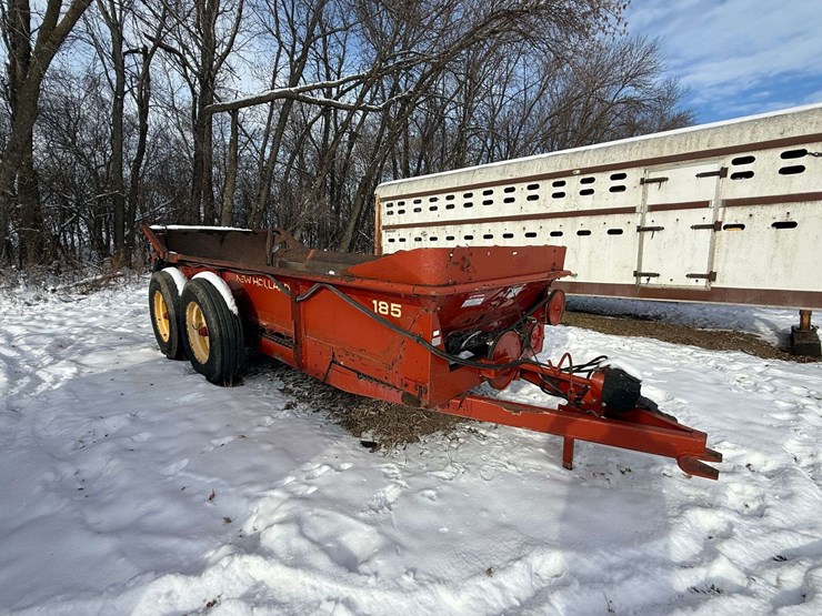 new-holland-185-image-1