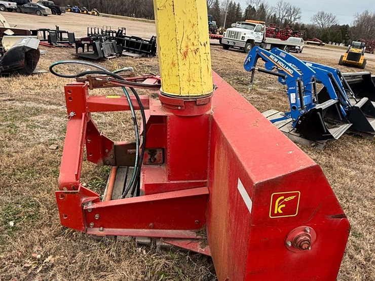 farm-king-8’-snowblower,-dual-augers,-540-pto,-3pt-hookup,-hydraulic-spout-image-4