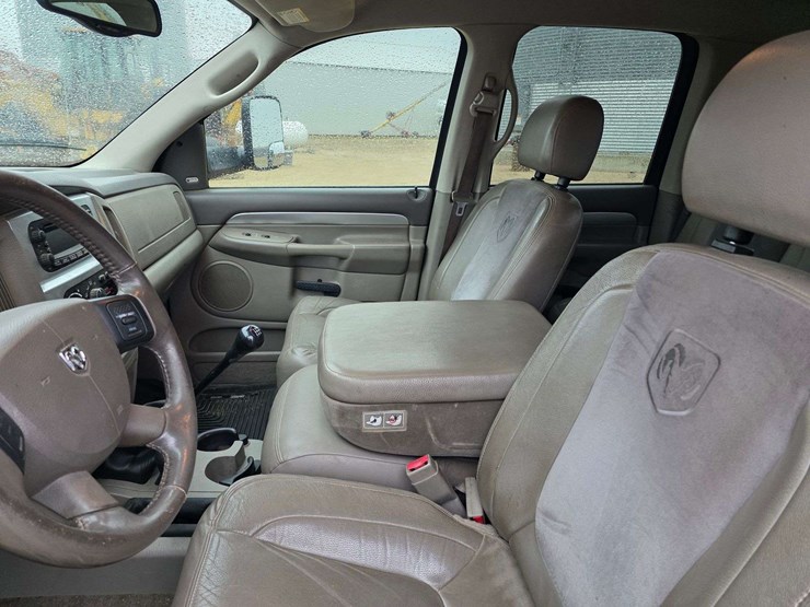 2005-dodge-ram-3500-image-30