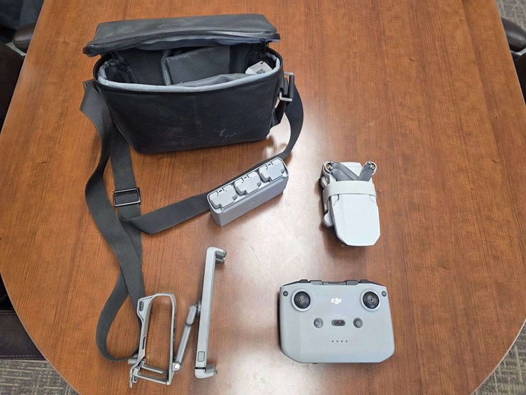 dji-mini-2-drone-with-fly-more-package,-has-3-batteries,-extra-propellers-and-tablet-holder,-only-fl-image-14