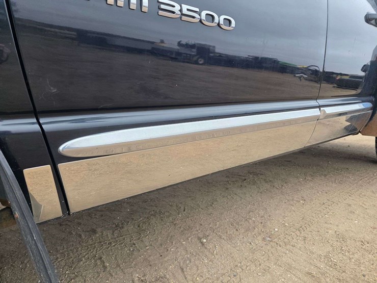 2005-dodge-ram-3500-image-24