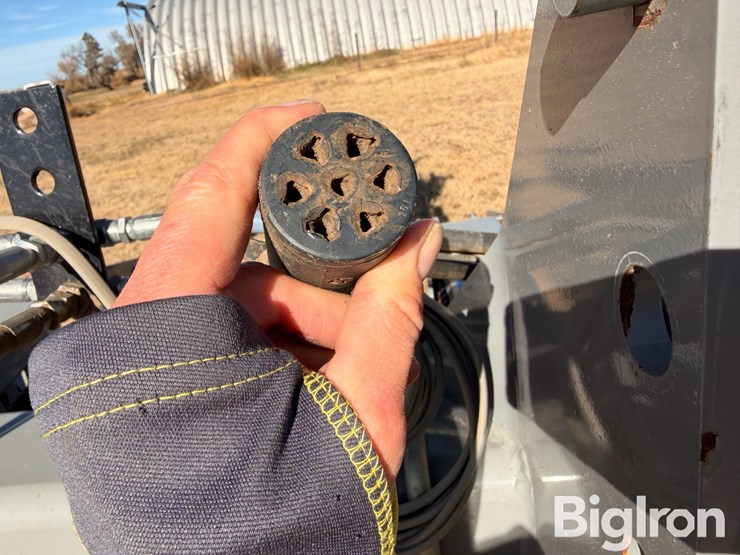 hiniker-12r-row-crop-cultivator-image-11