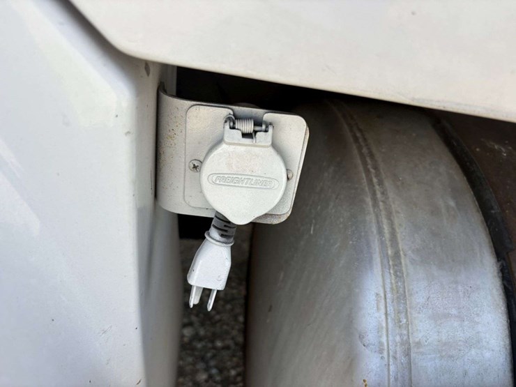 2004-freightliner-m2-business-class-semi-tractor,-day-cab,-mercedes-460,-10-speed,-jake-brake,-lopro-image-33