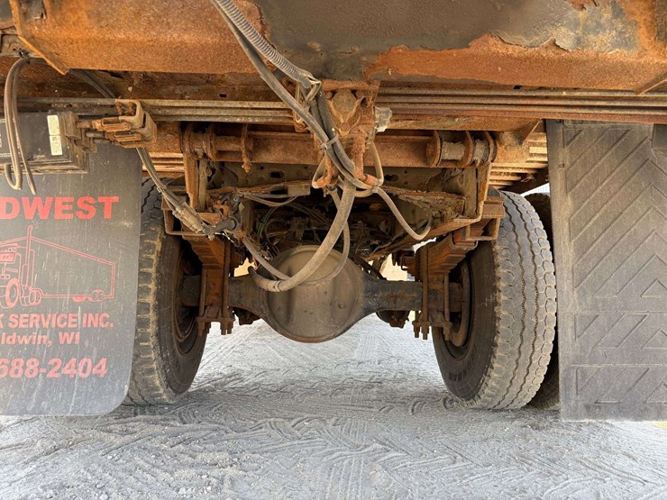 2006-sterling-rollback-truck,-101"x27'-bed,-winch,-automatic-transmission,-388k-miles,-11r22.5-tires-image-45