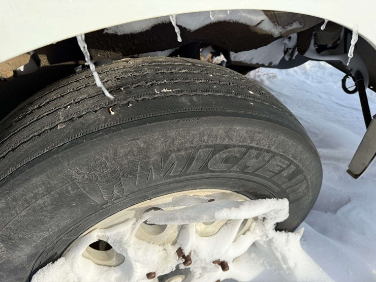 2005-international-9200-image-16