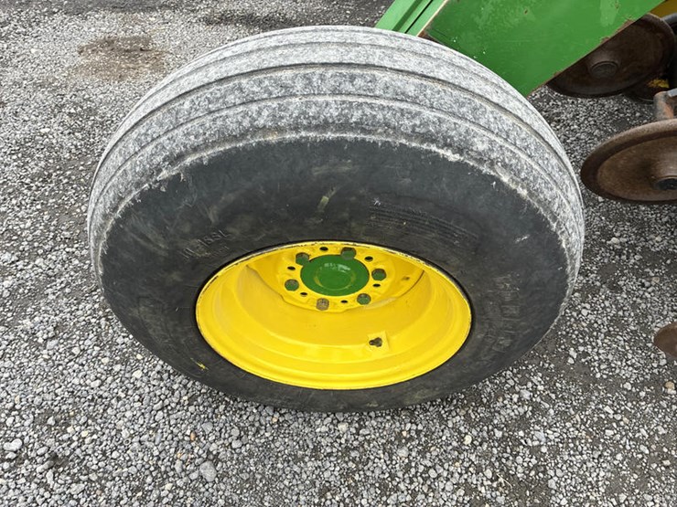 john-deere-750-image-48