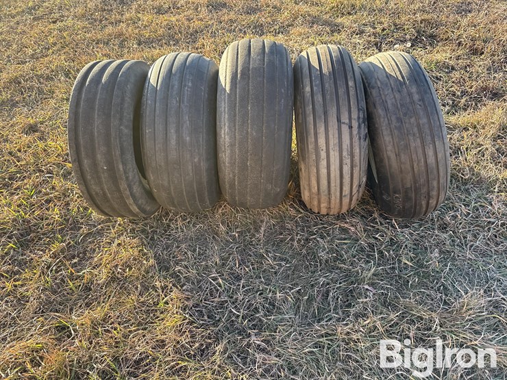 11l-15-mounted-&-unmounted-tires-image-4