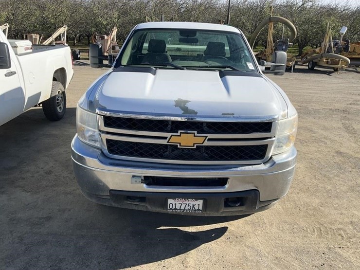 2013-chevrolet-2500-image-2