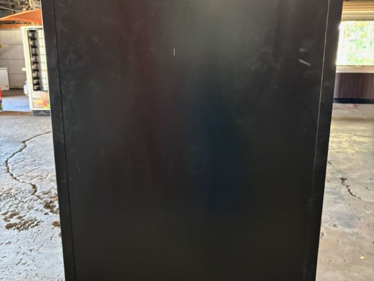 crane-cold-food-vending-machine-(njp423,-unit-1)-image-2