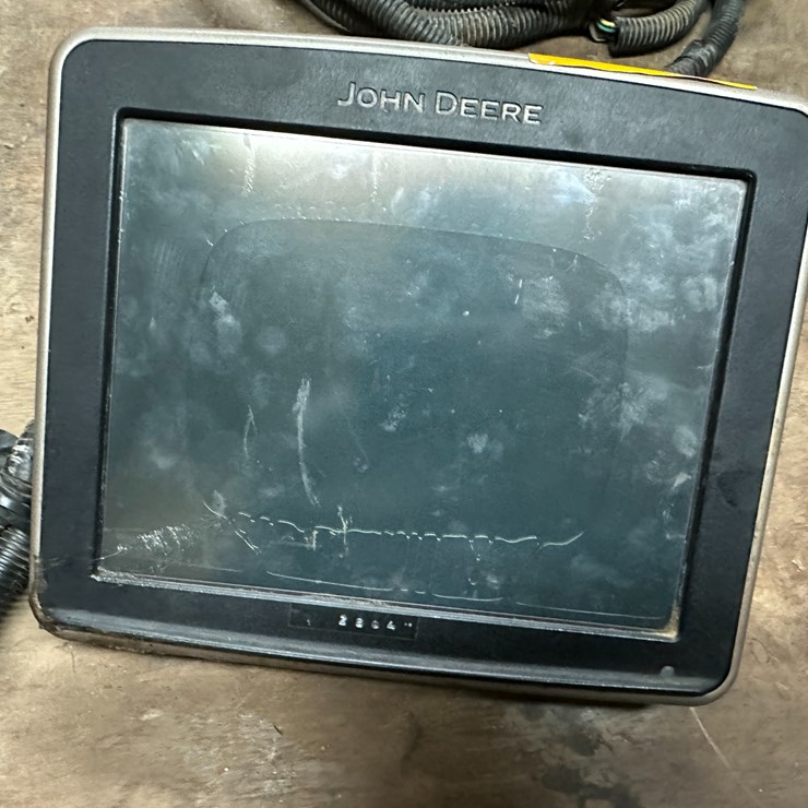 #33768 • John Deere 2630 Display Location: Site 1E