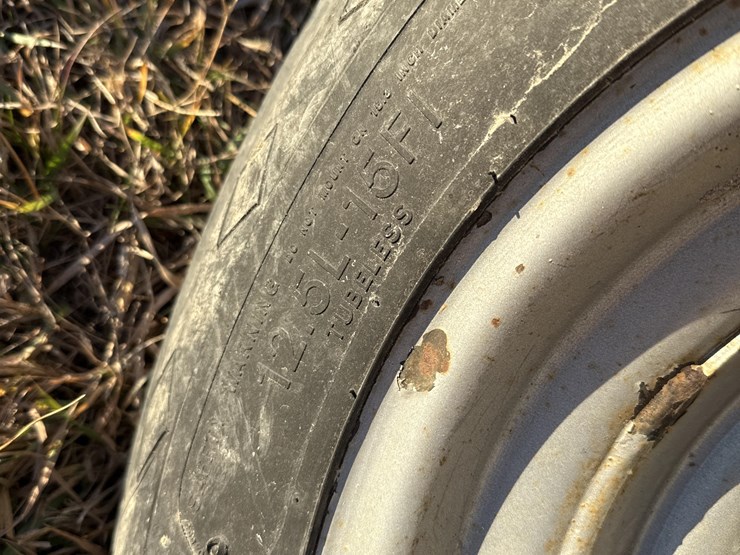 various-brands-of-mounted-&-non-mounted-tires-image-9