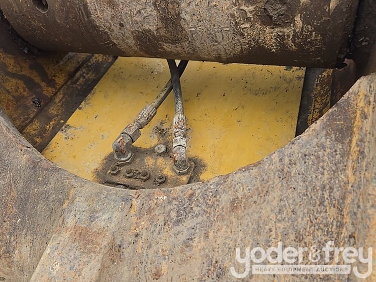 2012-caterpillar-349el-image-38