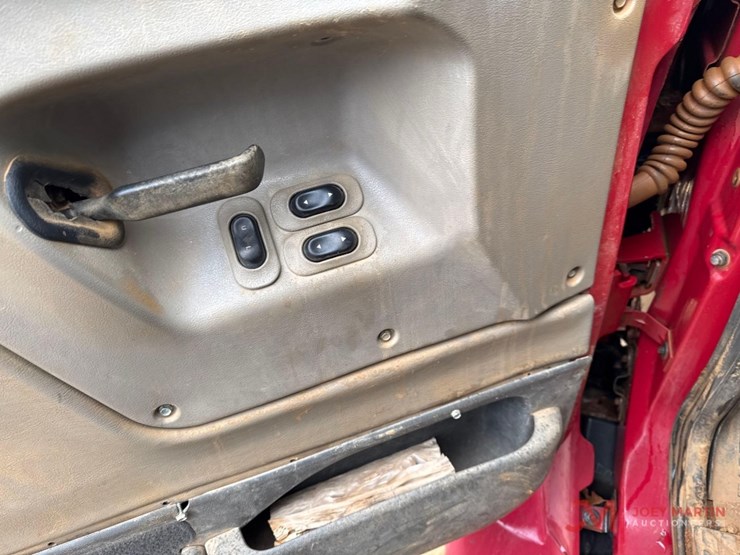 2007-sterling-water-truck-image-22