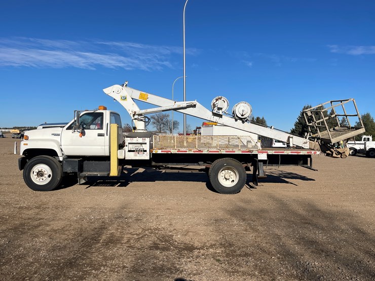 #1140-•-1995-chevrolet-kodiak-boom-truck-has-mn-title)-image-2