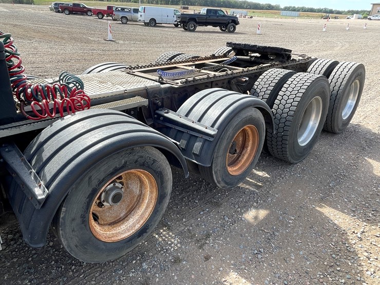 #1000-•-2007-international-transport-truck-tractor-(has-mn-title)-image-10