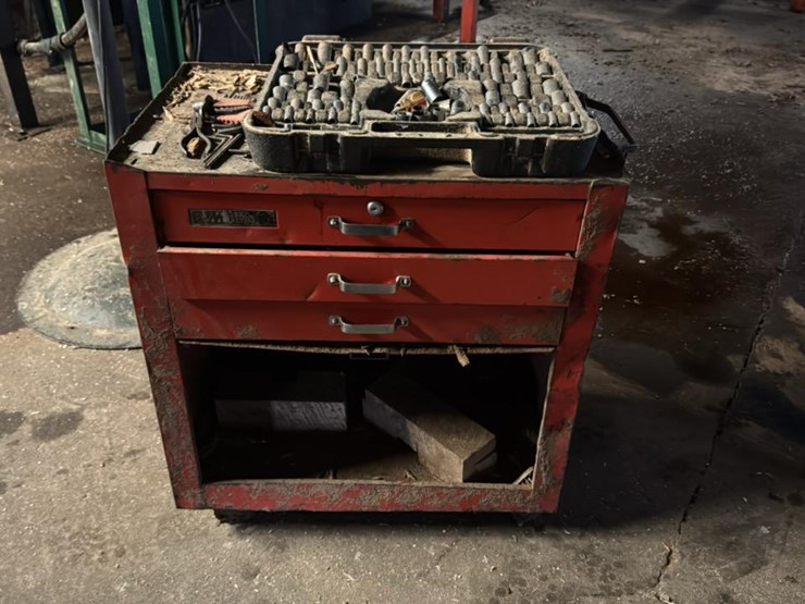 #132-•-tool-box-image-1