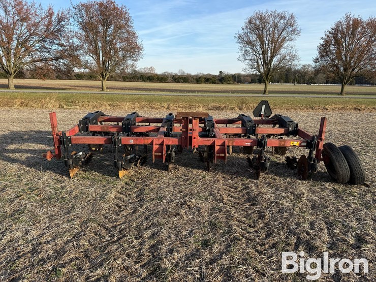 case-ih-5600-image-2