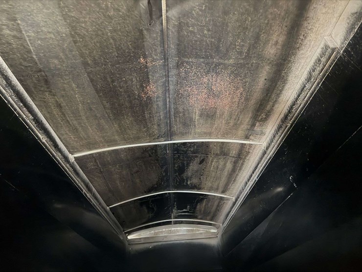 2006-freightliner-columbia-grain-truck,-549,000-miles,-8-year-old-box,-eaton-speed-shift-10-speed-tr-image-28