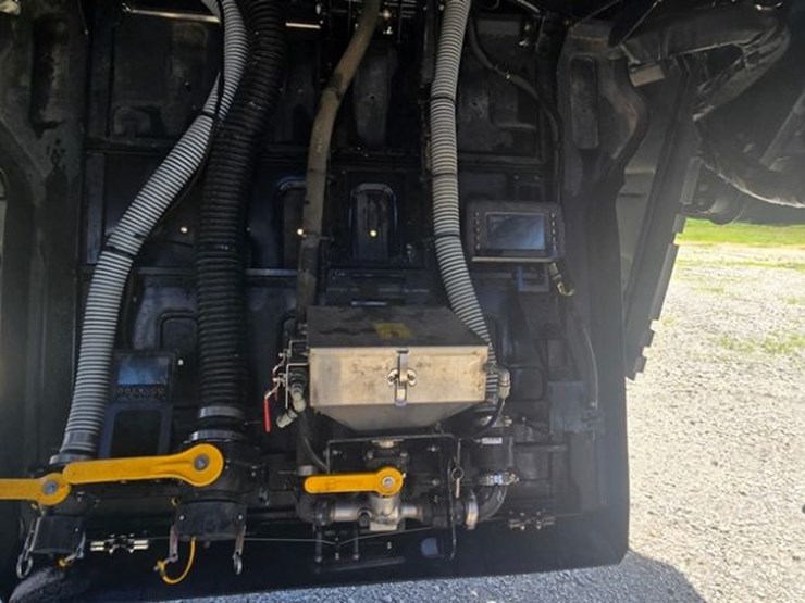 miller-nitro-7310-image-25