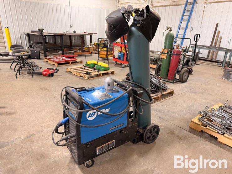 miller-millermatic-225-portable-mig-welder-image-1