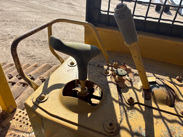 caterpillar-d4h-lgp-image-14