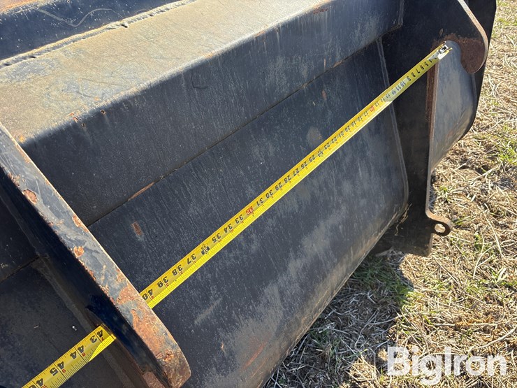 hla-2.2-cu.-yd.-bucket-image-9