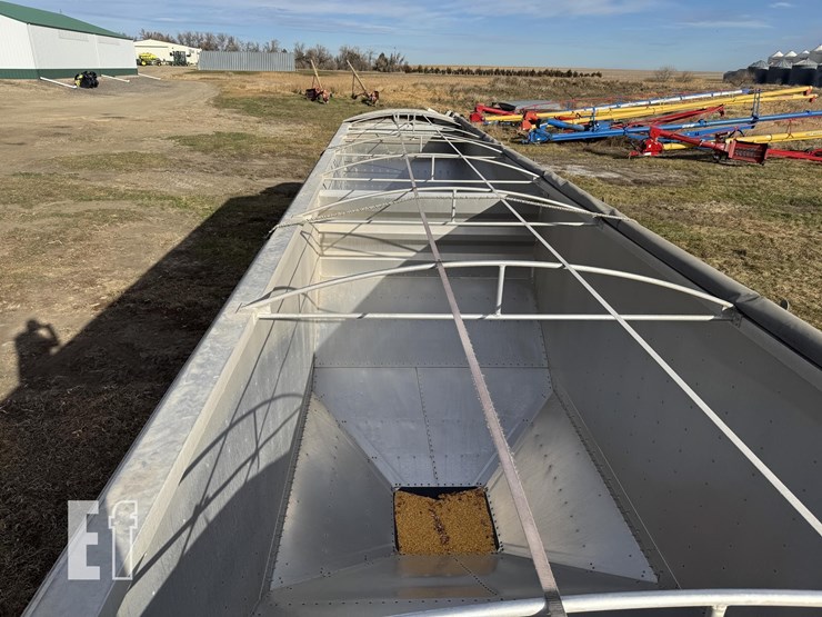 2014-wilson-grain-trailer-image-40