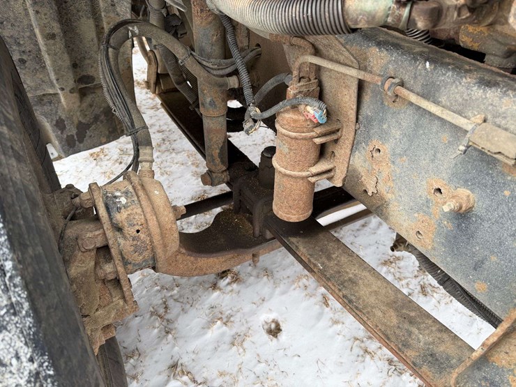 2006-freightliner-columbia-grain-truck,-549,000-miles,-8-year-old-box,-eaton-speed-shift-10-speed-tr-image-71